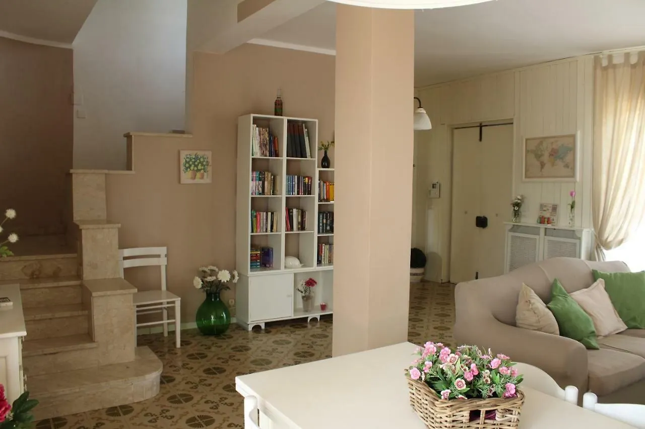 Villa Rosaria Fontane Bianche Italien